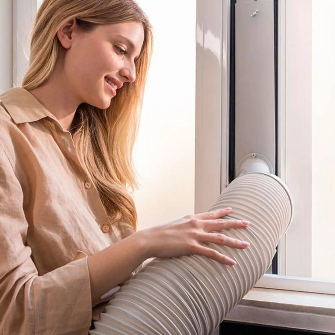 Aire acondicionado portátil Cecotec ForceClima 7400 Soundless Touch 7000BTU 4 modos 2 velocidades con ruedas A blanco
