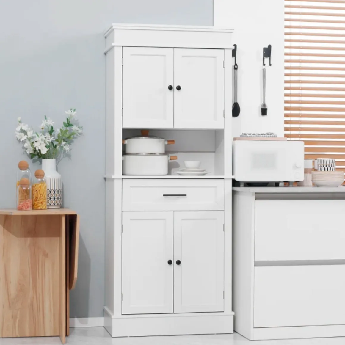 Aparador de cocina Homcom 4 puertas 1 cajón 1 estante abierto blanco 183x74x39,5 cm