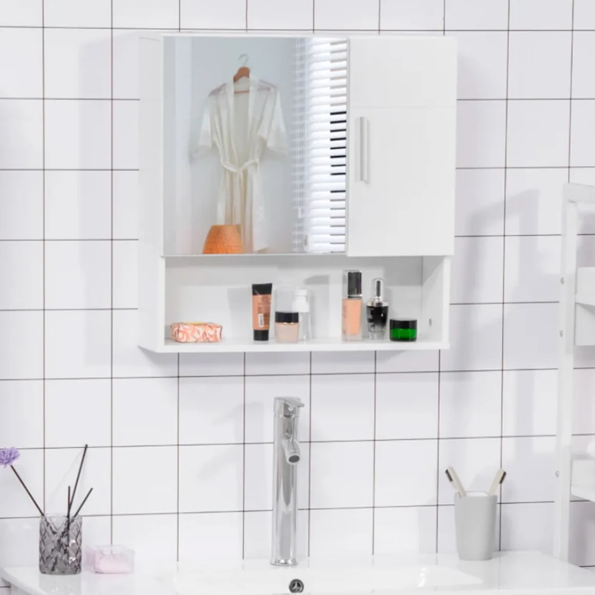 Armario de baño Kleankin con espejo 2 puertas 2 estantes 55,3x54x15,2 cm
