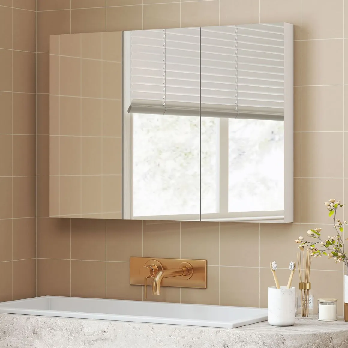 Armario de baño Rieti Homcom 3 puertas blanco 65x91,5x11,5 cm