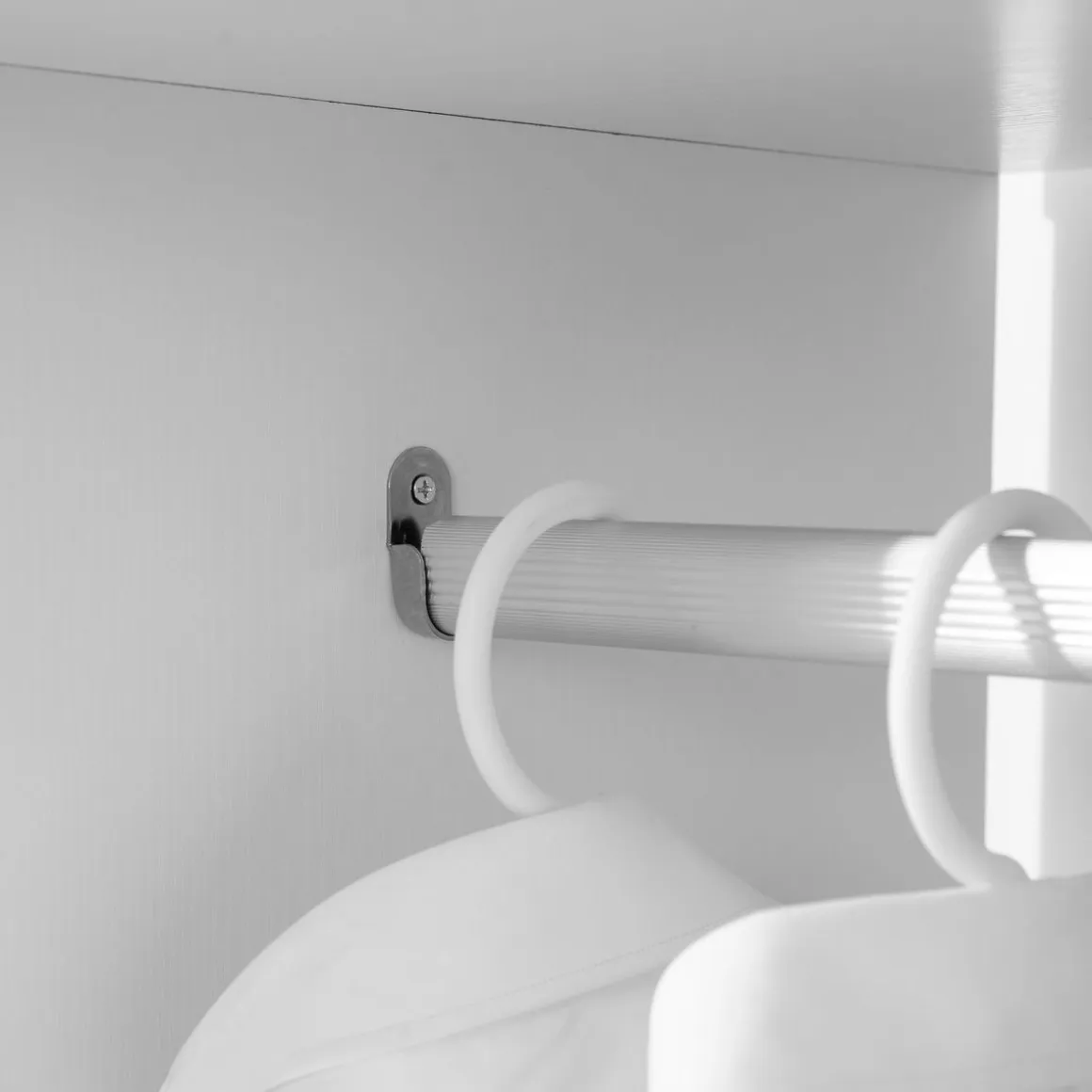 Armario ropero Adams Homcom con barra + 2 compartimentos blanco 128x60x40 cm