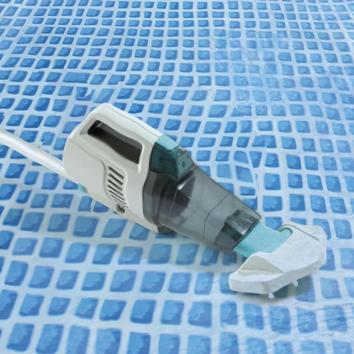 Aspirador de piscina Intex ZR100 manual recargable con accesorios