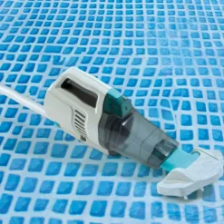 Aspirador de piscina Intex manual con accesorios batería recargable