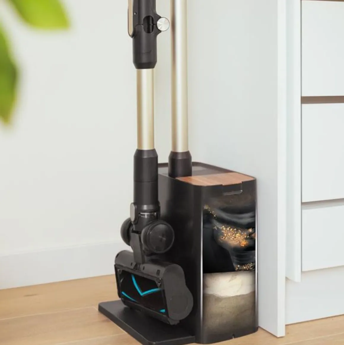 Aspirador vertical Cecotec Conga Rockstar 5500 Hurricane Station Flex 700W base de autovaciado negro