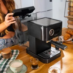 Cafetera espresso Cecotec Power Espresso 20 Pro Latte vaporizador orientable 1,5L negro