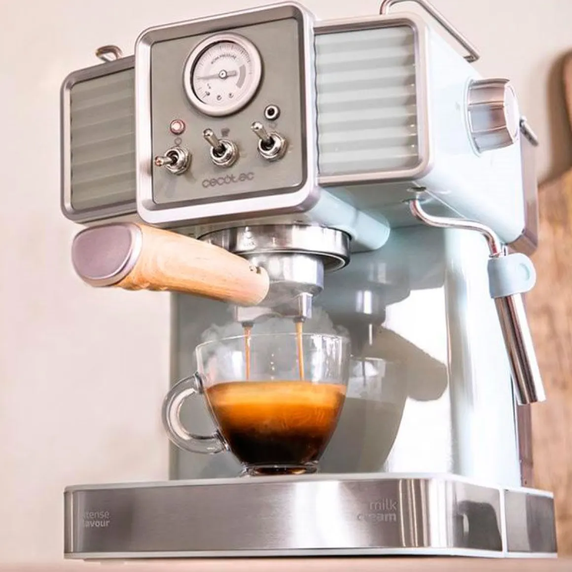 Cafetera express Cecotec Power Espresso 20 Tradizionale 1350W azulado