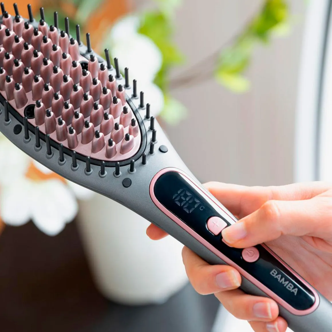 Cepillo alisador Cecotec Bamba InstantCare Smooth Brush cerámica con extracto de aguacate plata
