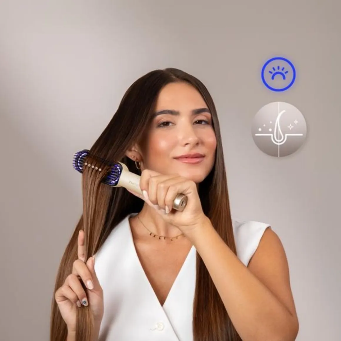 Cepillo reparador Cecotec HairCare Revitalize Little con aplicador y 4 luces LED beige