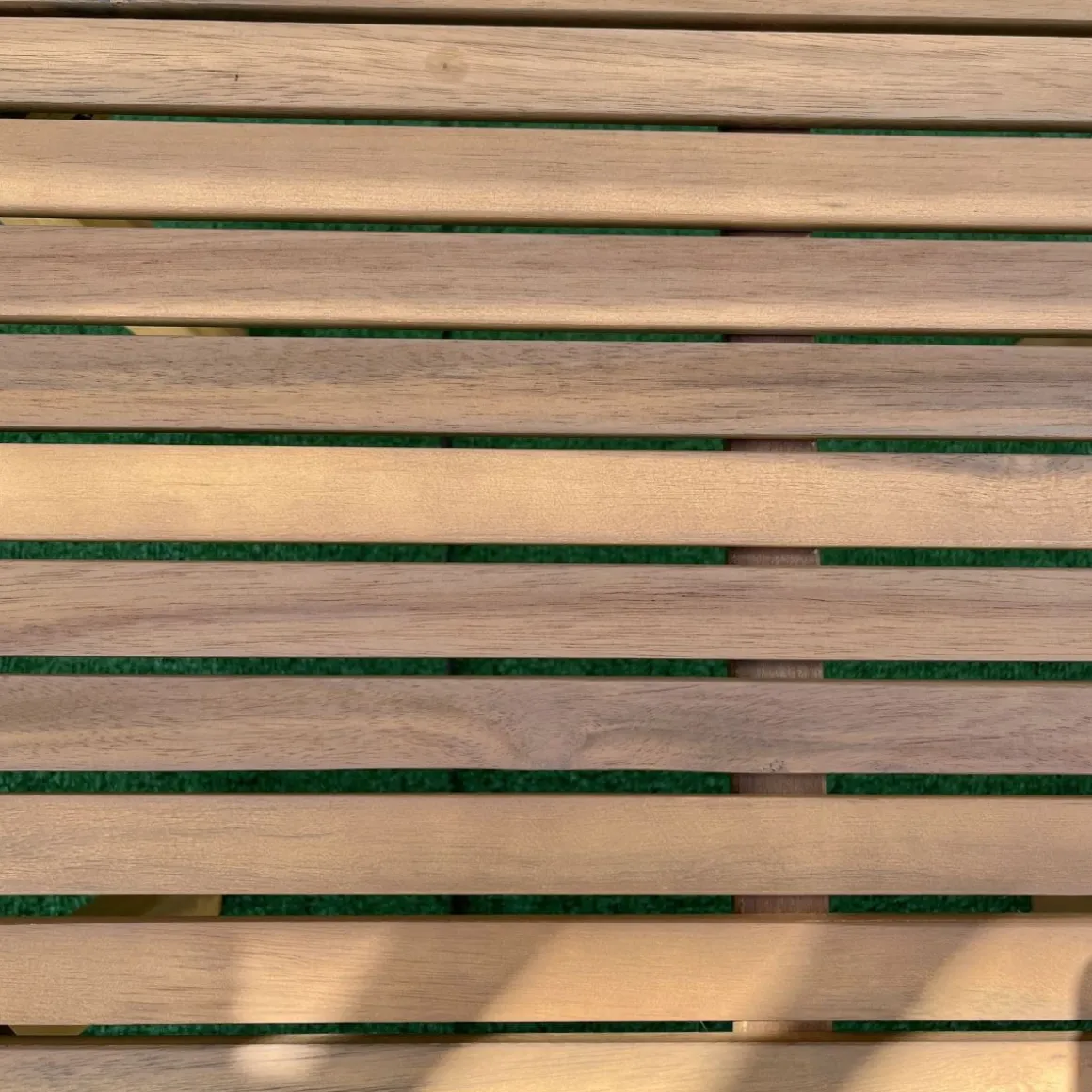 Conjunto de jardín Acacia sofá + 2 sillas + mesa natural/gris