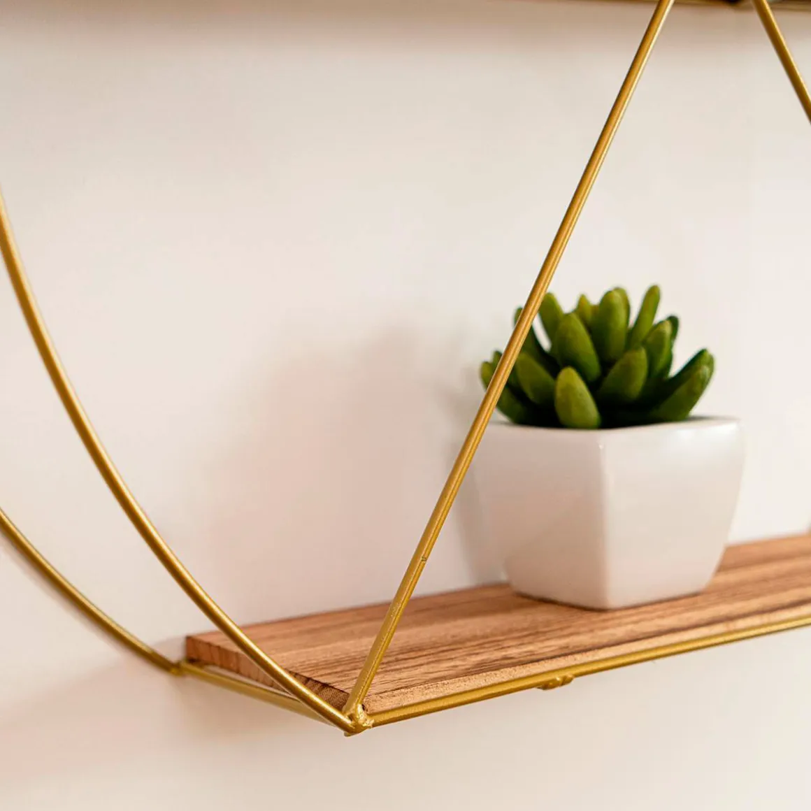 Estantería de pared MOA Vinthera forma circular natural/dorado 40x50x12 cm
