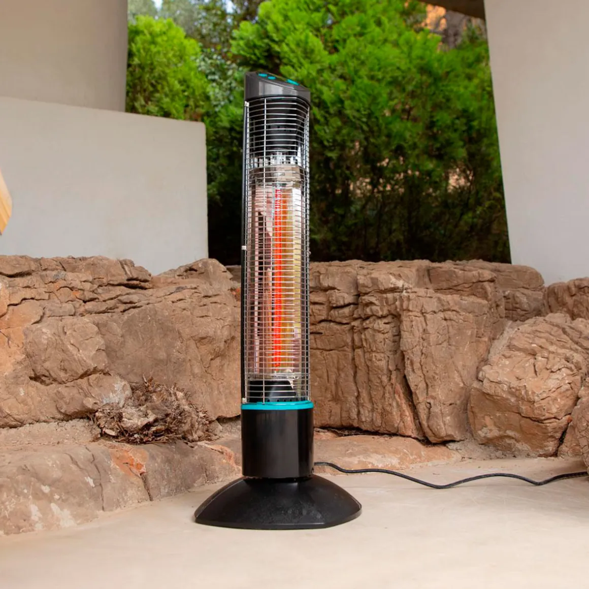 Estufa de exterior Cecotec ReadyWarm 1000 Power Tower 1000W mando a distancia negro