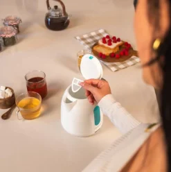 Hervidor de agua Cecotec Thermosense 140 2200W base con giro 1L blanco