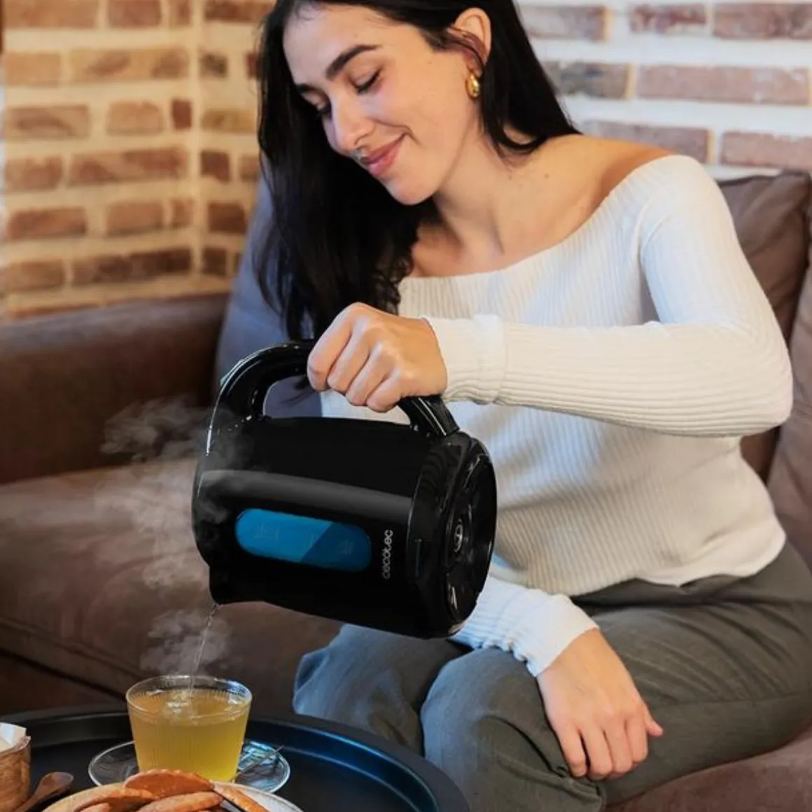 Hervidor de agua Cecotec Thermosense 180 2200W 1,7L negro
