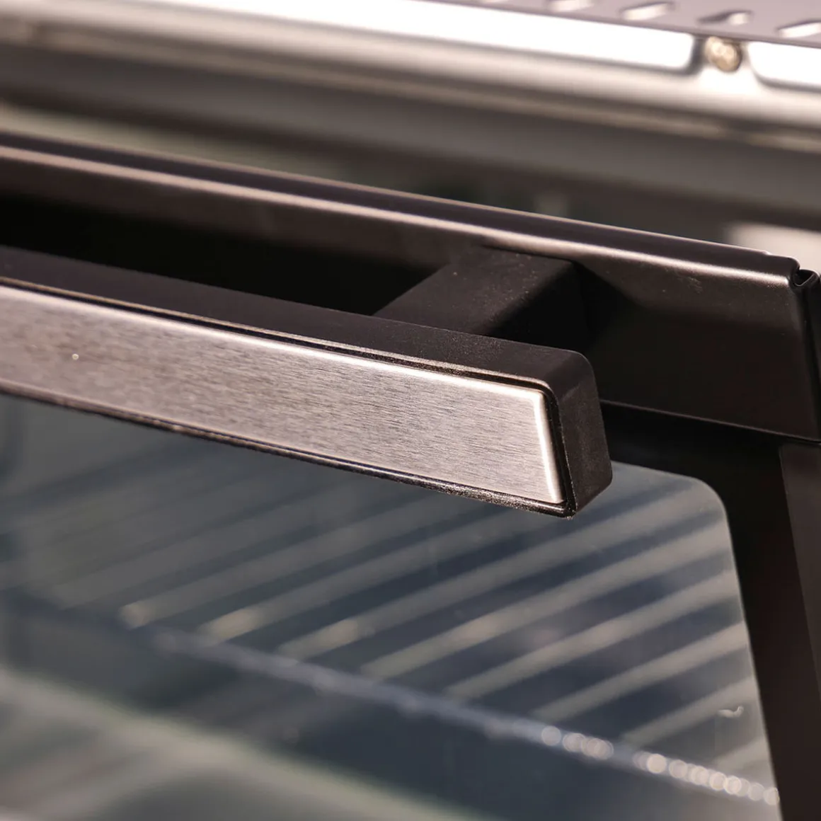 Horno de sobremesa Infiniton HSM-30N45 2000W 45L 4 funciones con accesorios negro