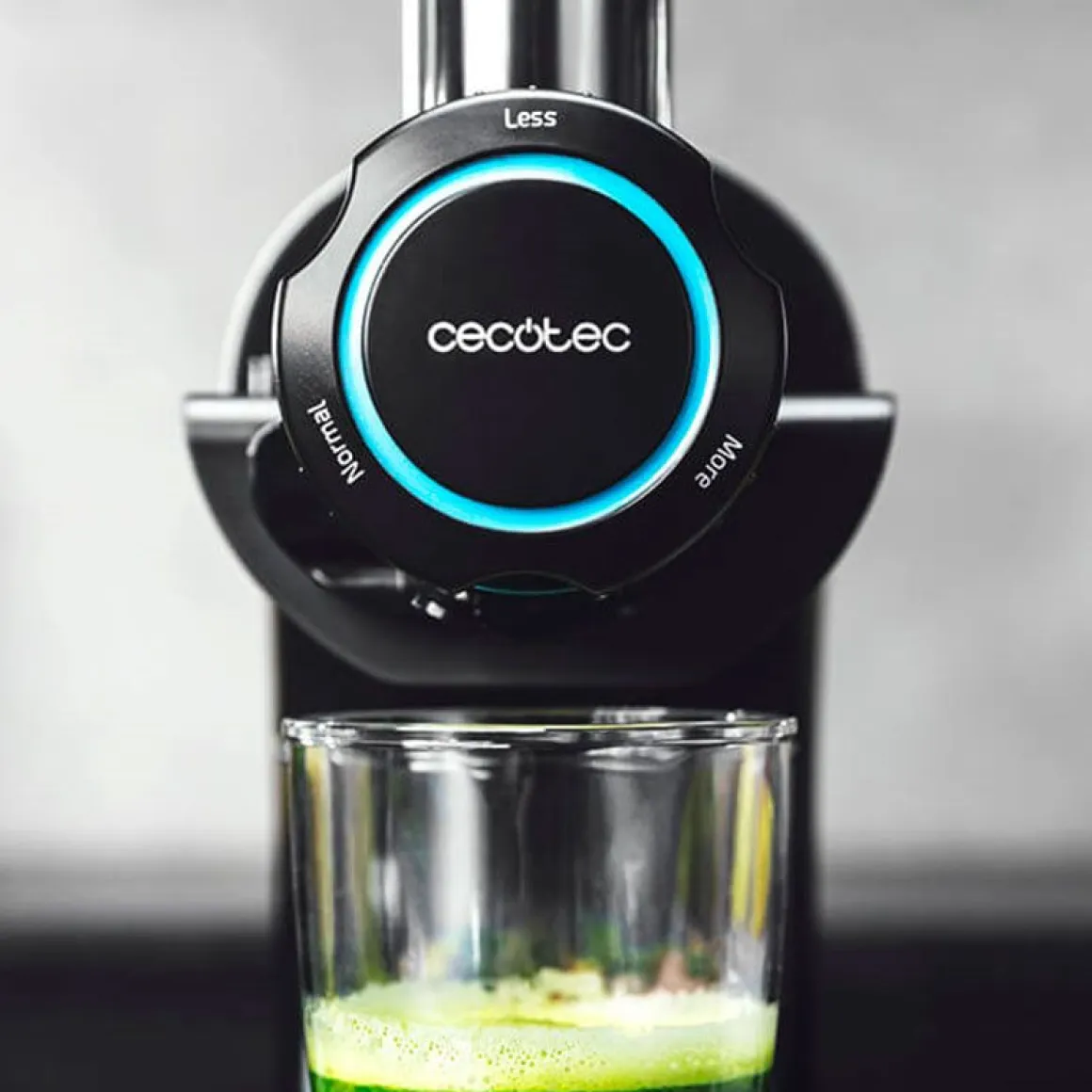 Licuadora de prensa fría Juice&Live 2000 EasyClean 150W 70 rpm 3 niveles negro