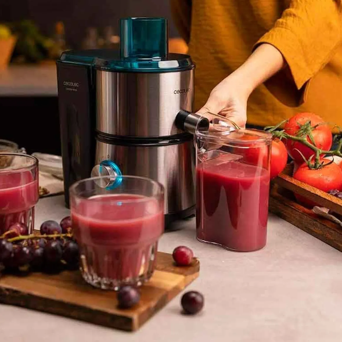Licuadora orbital Juice&Fresh 400 Titan Black Cecotec 400W 2000 rpm 2 velocidades inox/negro