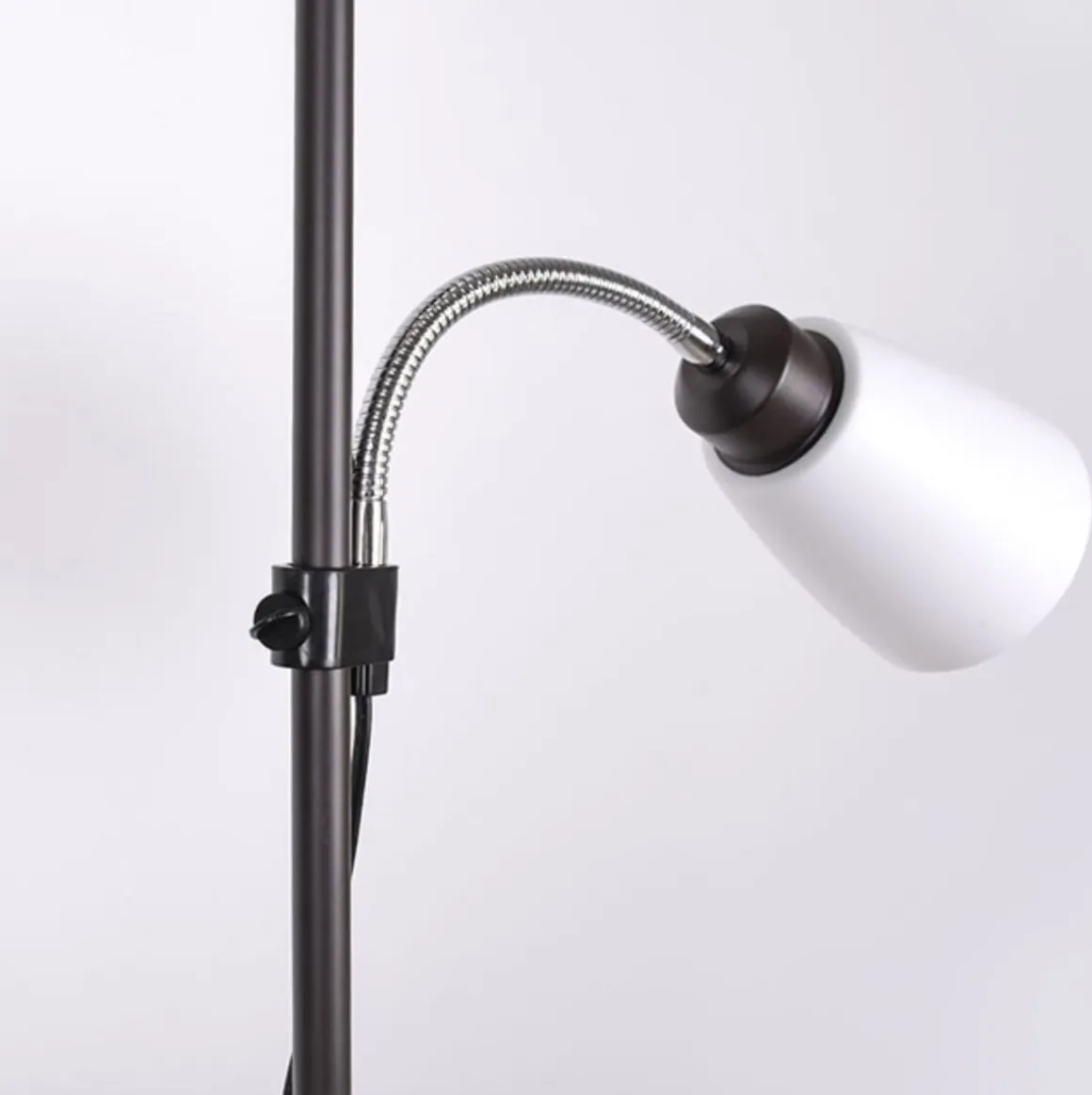 Lámpara de pie Varese Bel Air 80W con brazo orientable 178 cm
