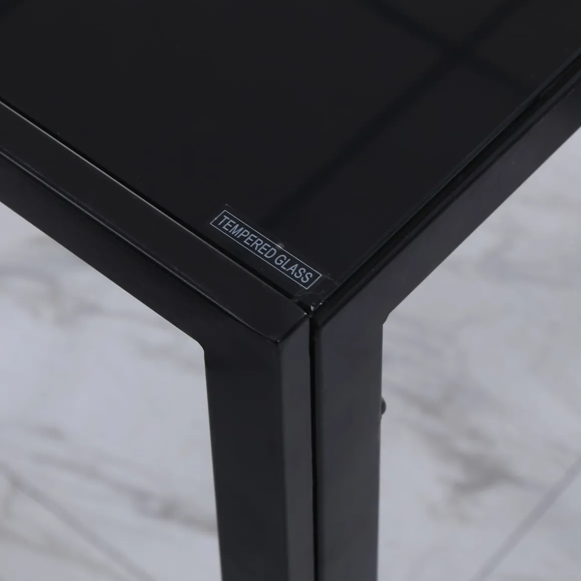 Mesa de comedor Fluorita Homcom diseño fijo 4-6 personas cristal negro 75x120x60 cm
