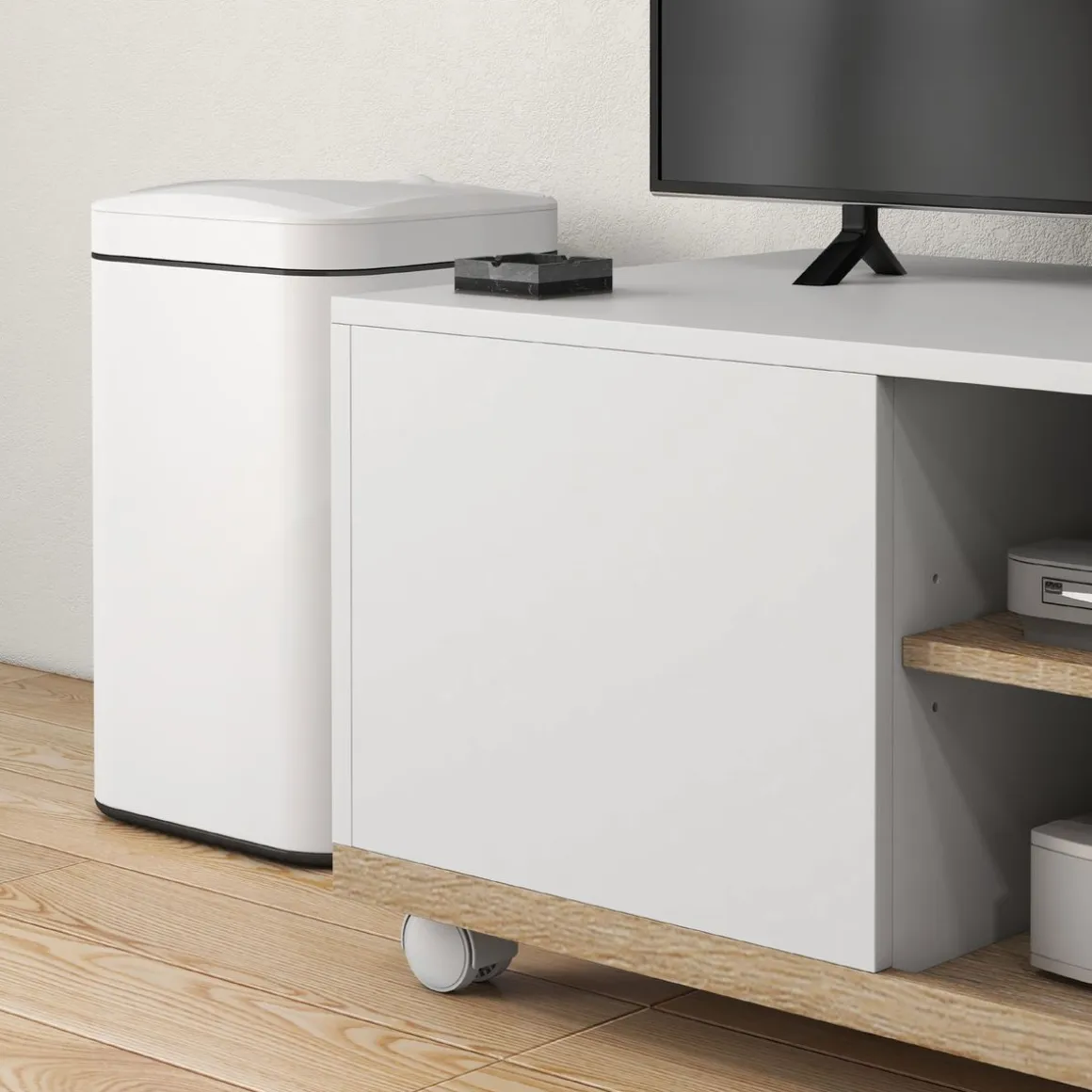 Mueble de TV Okami Homcom armario + 2 estantes + 4 ruedas blanco 39,5x80x45 cm