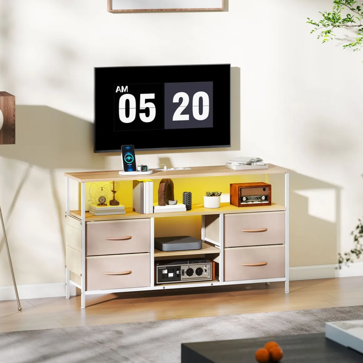 Mueble de TV Olvian Homcom 4 cajones con luz LED y puertos USB beige/blanco 67,5x120x30 cm