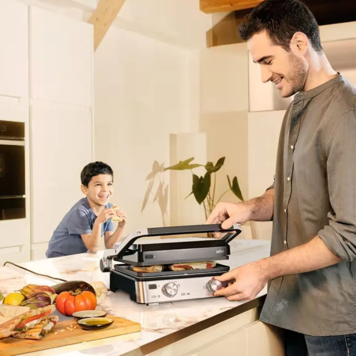 MultiGrill Braun CG7020 2000W 3 en 1 con dos placas acero inox