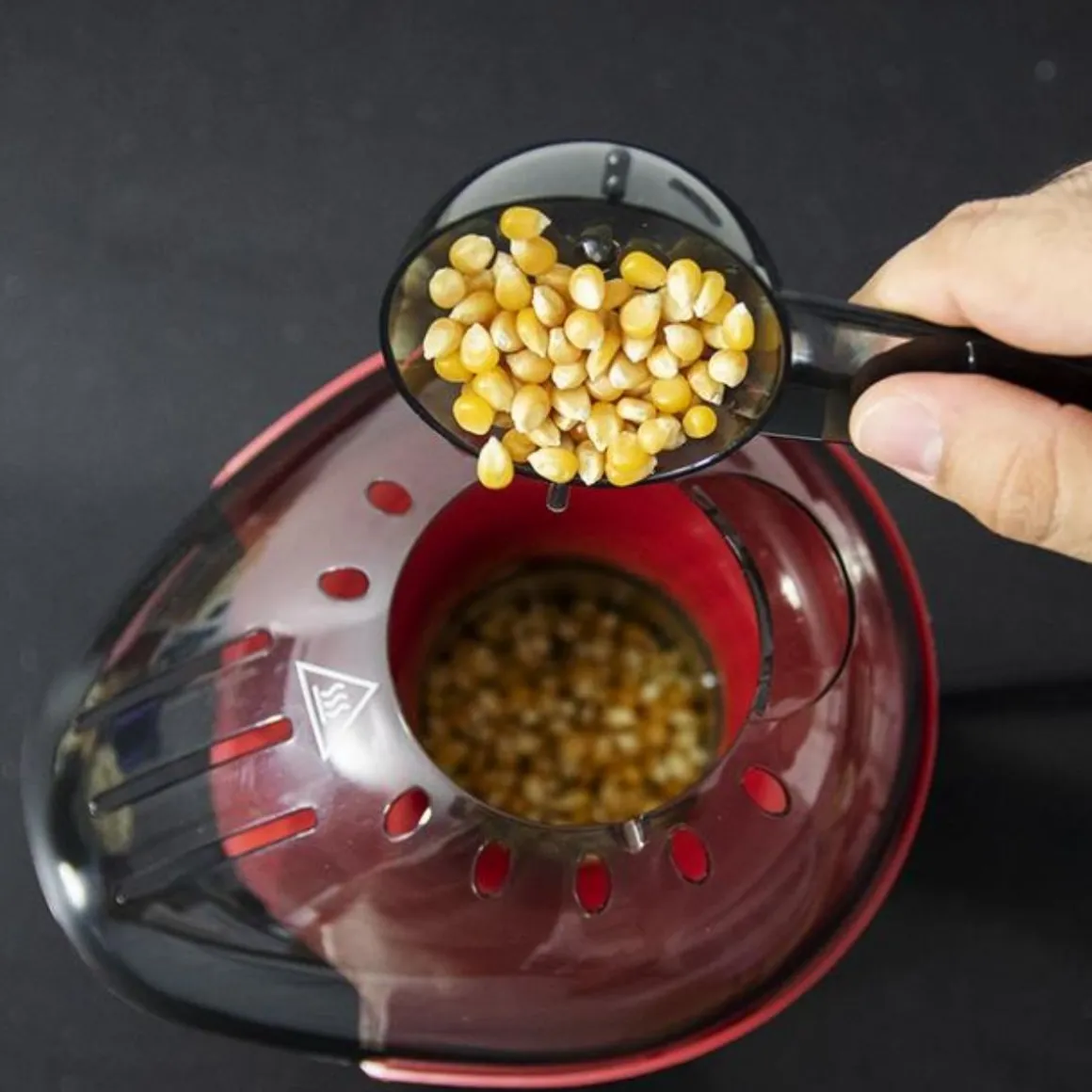 Palomitero Cecotec Fun&Taste P’Corn 1200W con cuchara dosificadora negro