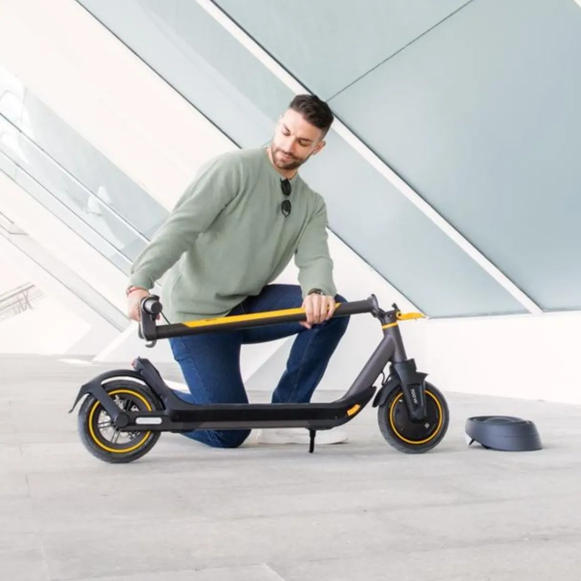 Patinete eléctrico Cecotec Bongo Serie M30 Connected 700W 30km homologado