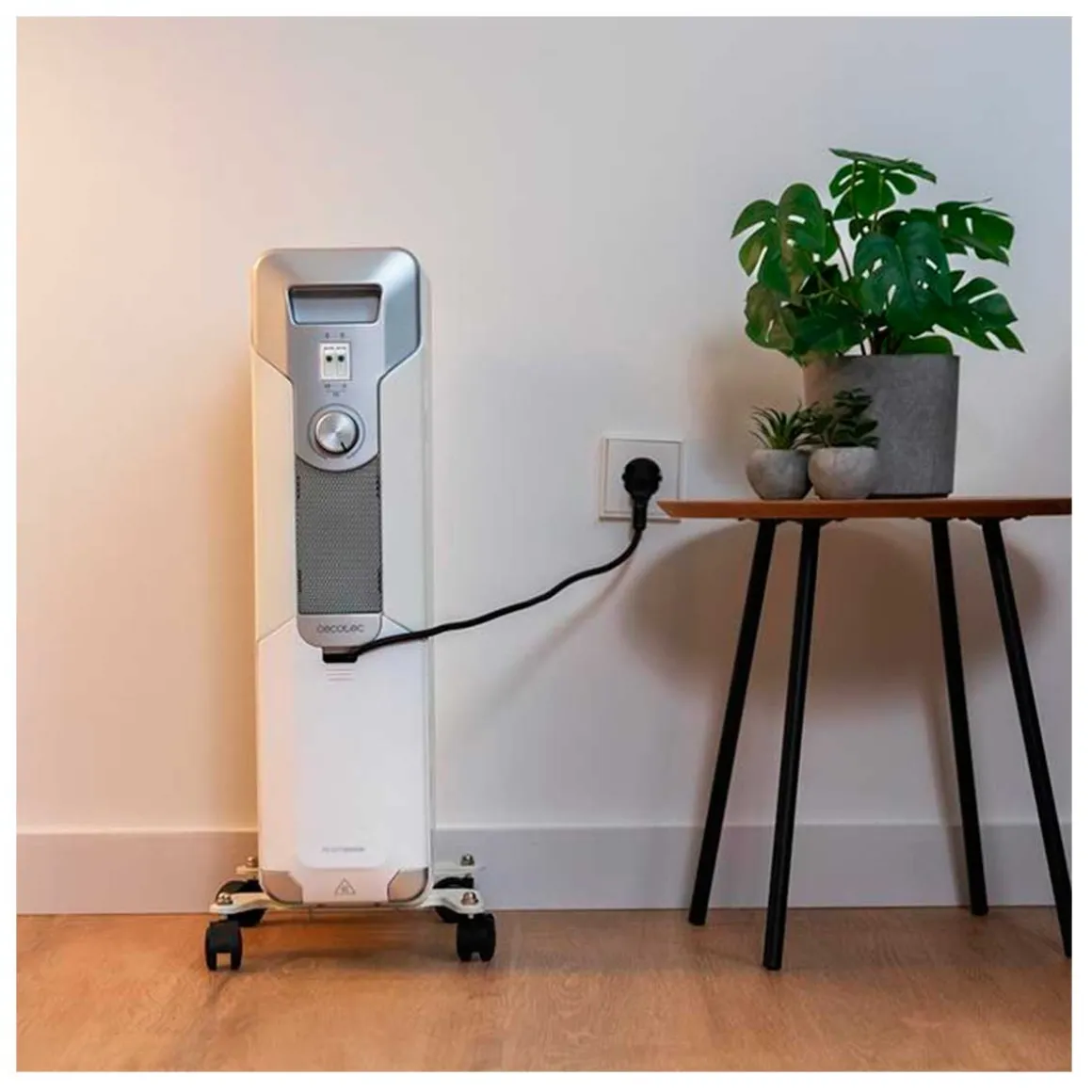 Radiador de aceite Cecotec ReadyWarm 7000 Space 7 módulos 1500W blanco