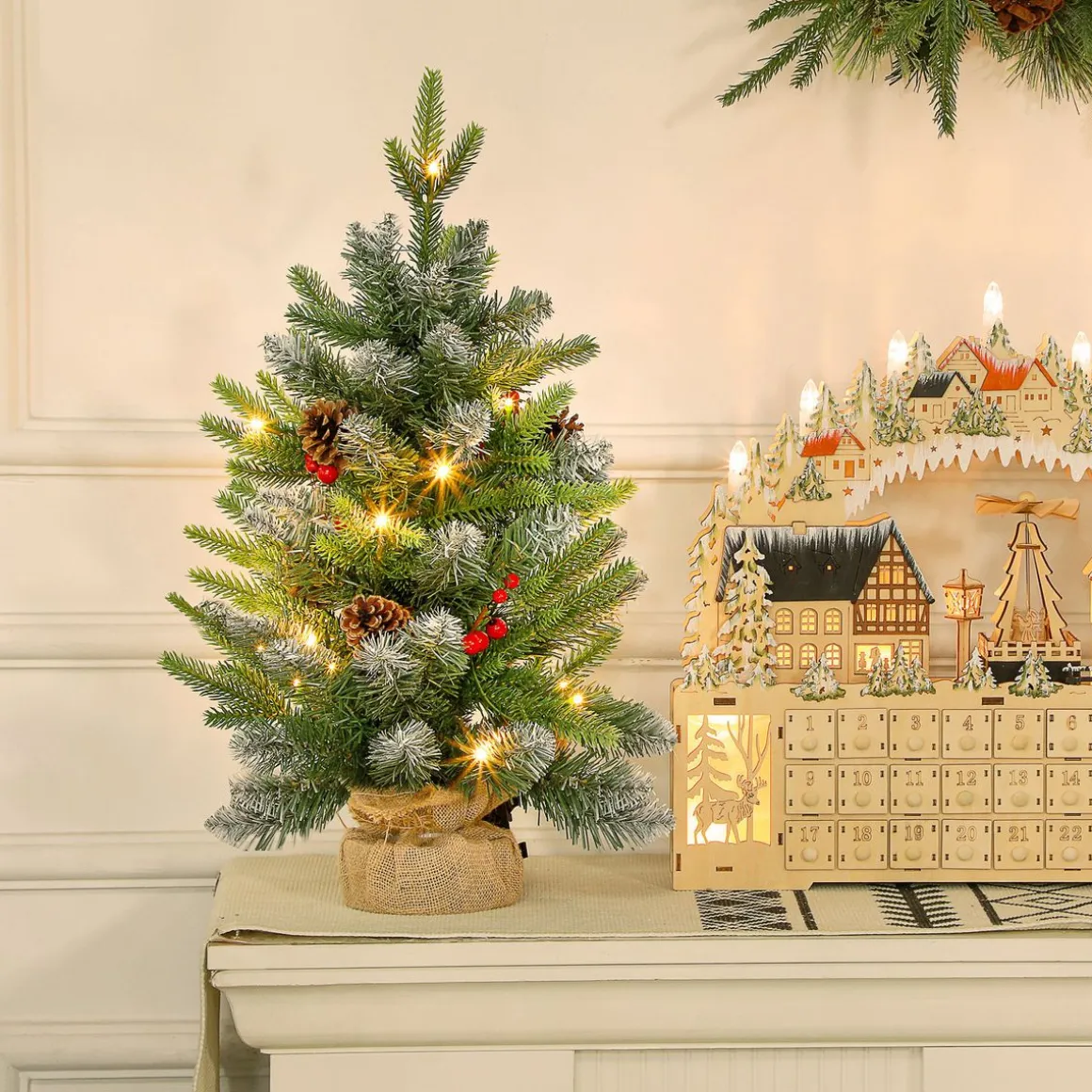 Árbol de Navidad Petit Homcom 43 ramas + 20 luces LED + decoraciones verde 60x43 cm