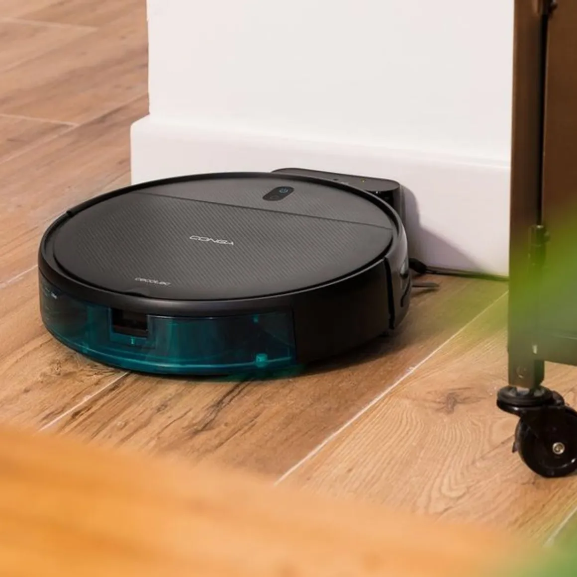 Robot aspirador Cecotec Conga M10 2000Pa base de carga 120 m² negro