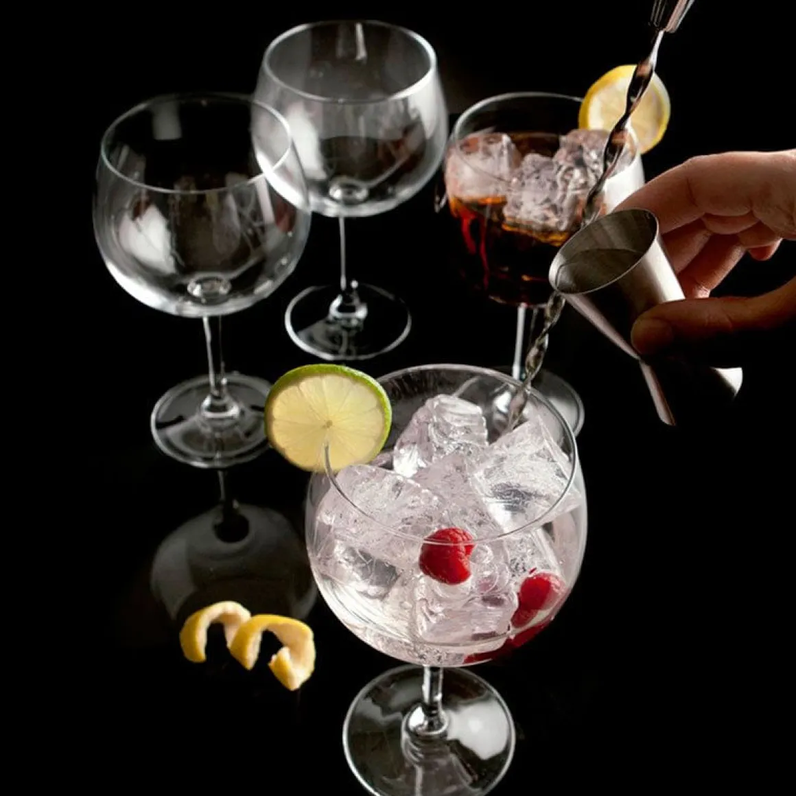 Set de 4 copas Fiesta Luminarc con cuchara mezcladora+medidor 71,5cl