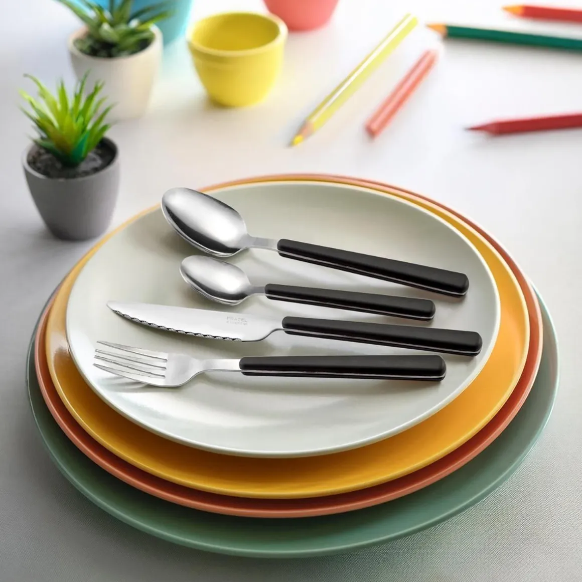 Set de 24 cubiertos Tonic Pradel mango remachado acero inoxidable