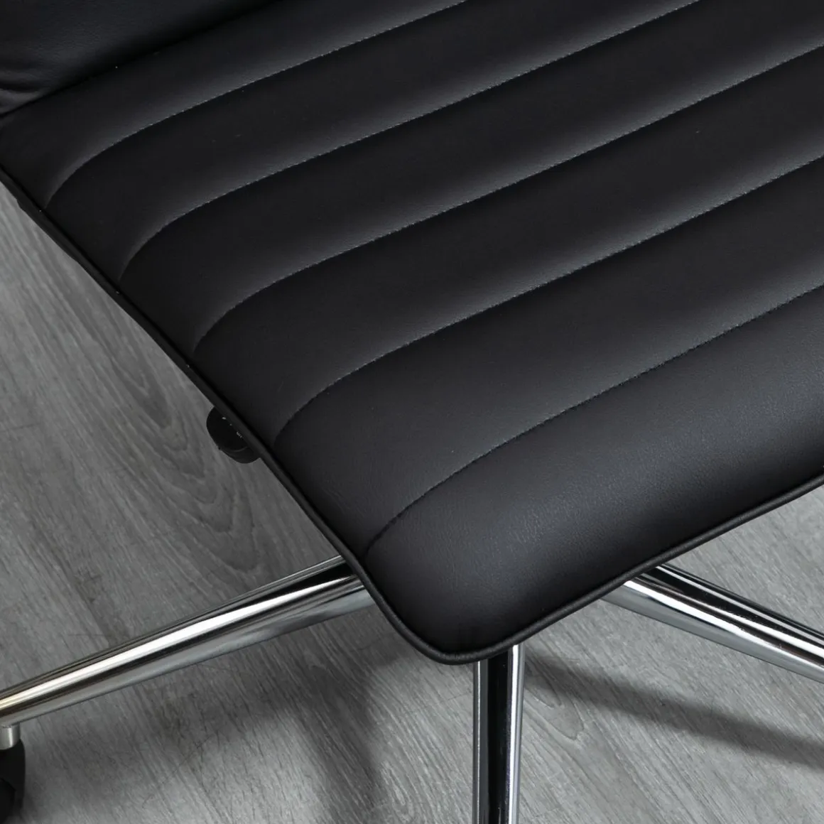 Silla de escritorio Violeta Vinsetto altura ajustable ergonómica blanco/negro 76,5-86,5x57x47 cm