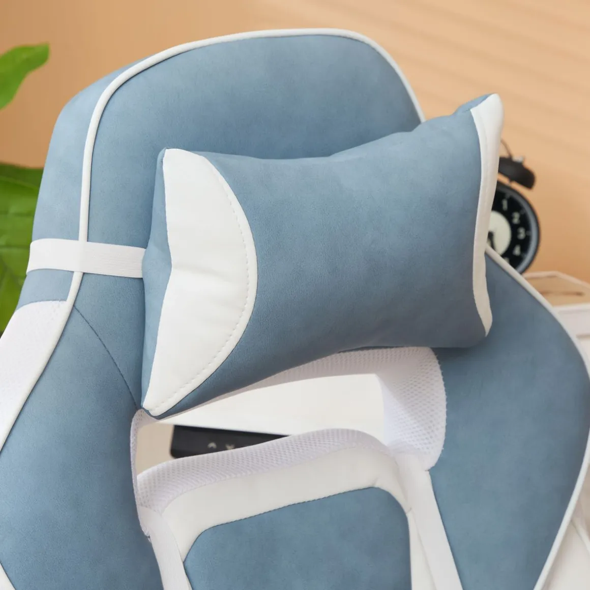 Silla gaming Gales Homcom reclinable + 2 cojines + reposapiés blanco/azul 94,5-102x63x145 cm