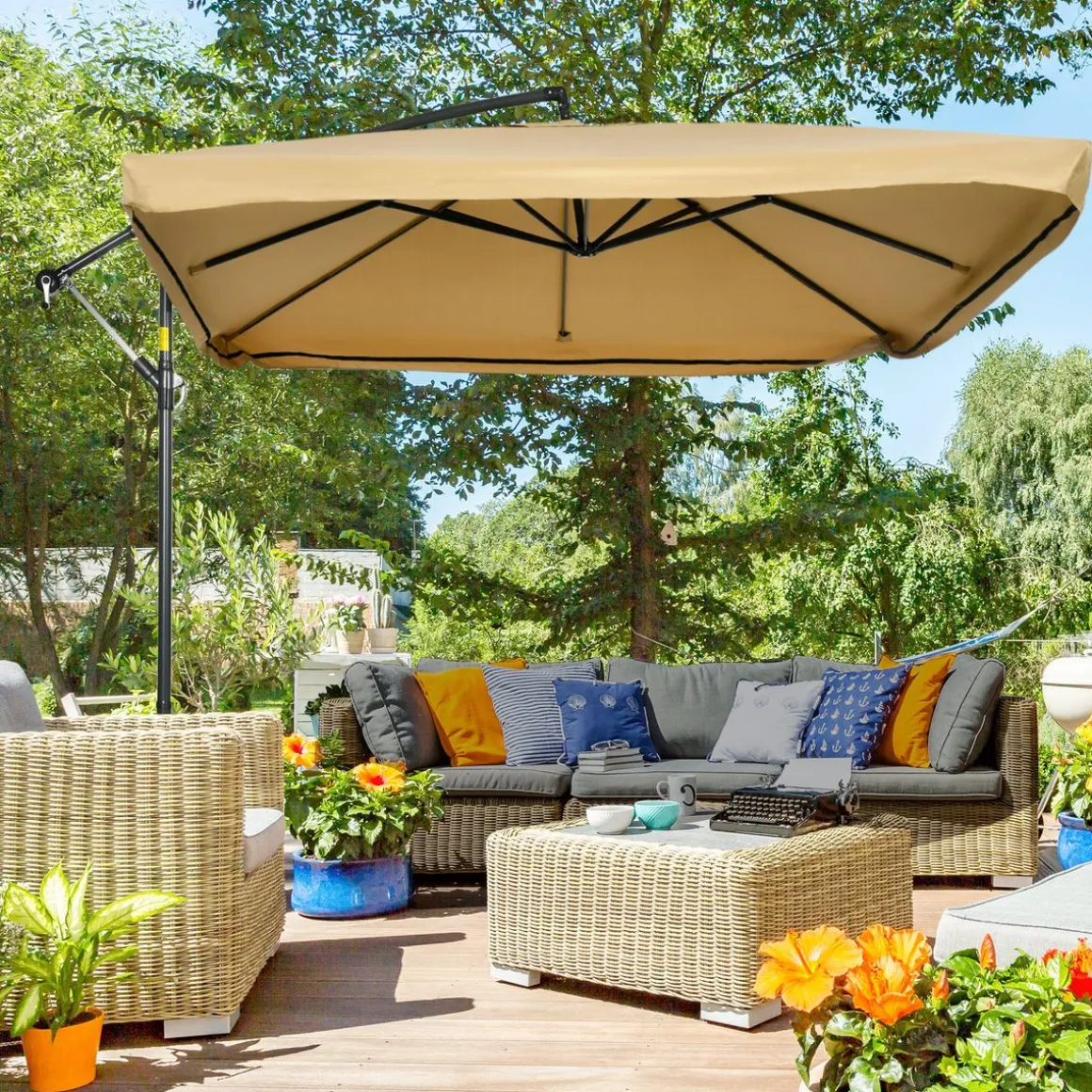 Sombrilla de jardín Vila Outsunny excéntrica + mosquitera beige 265x296 cm