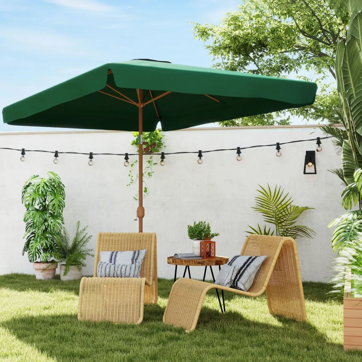 Sombrilla de terraza Loto Outsunny con manivela y ángulo ajustable 245x300x200 cm