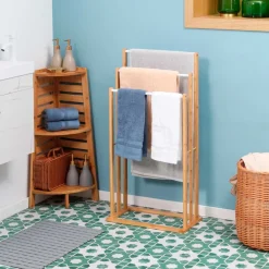 Toallero de pie Homcom 3 barras 3 alturas natural/blanco 94x48x25,8 cm