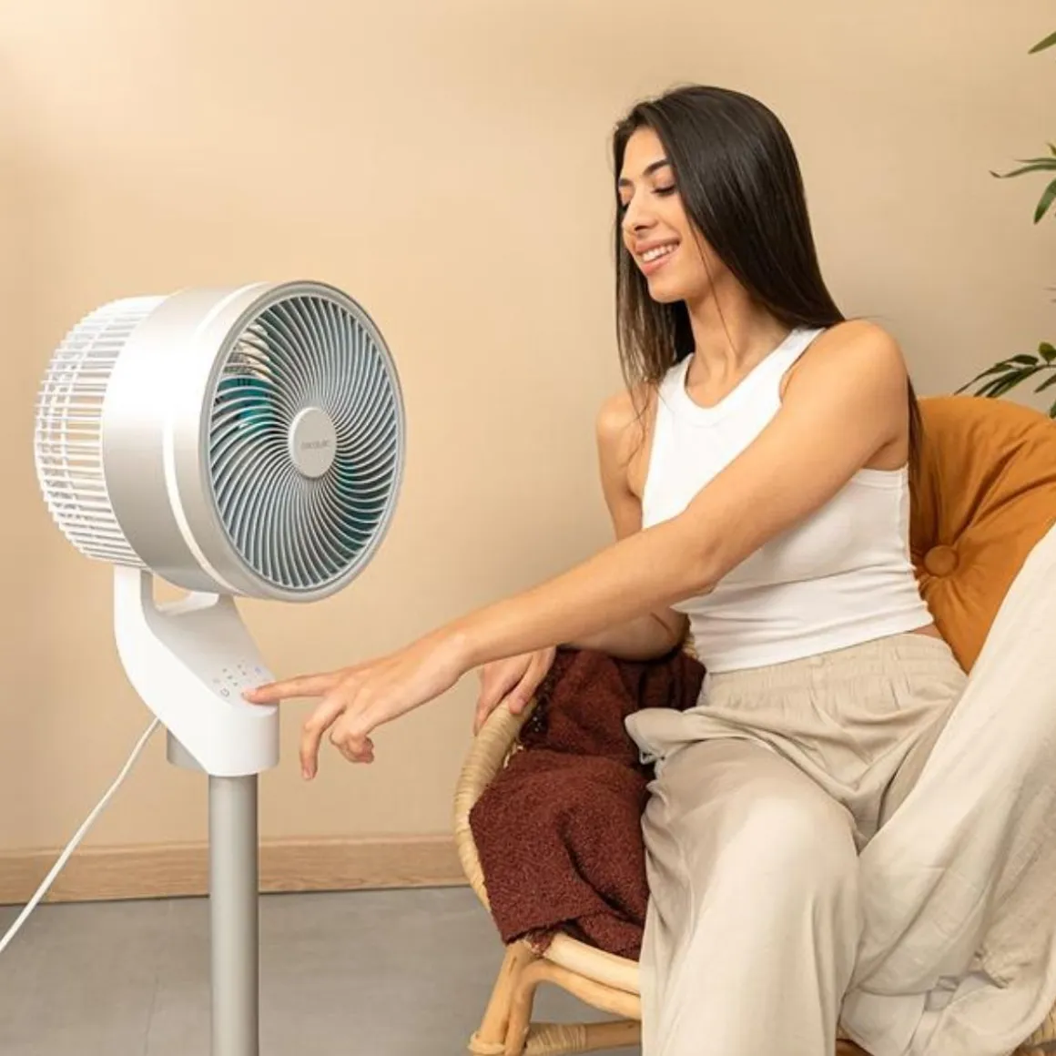 Ventilador de pie Cecotec EnergySilence 1000 Cyclone Smart 60W mando a distancia blanco
