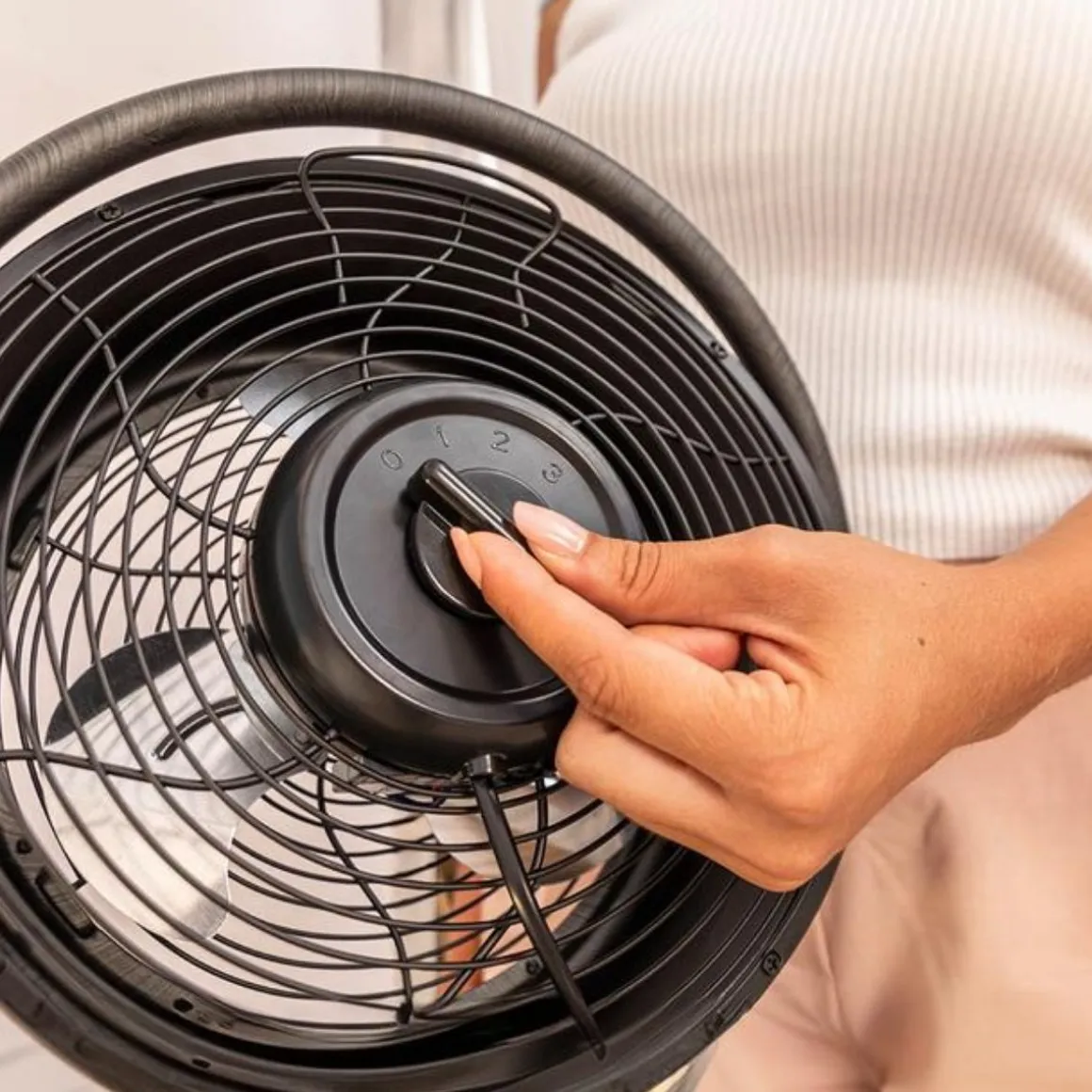 Ventilador de sobremesa Cecotec EnergySilence 1000 RetrooDesk 20W 3 aspas gris