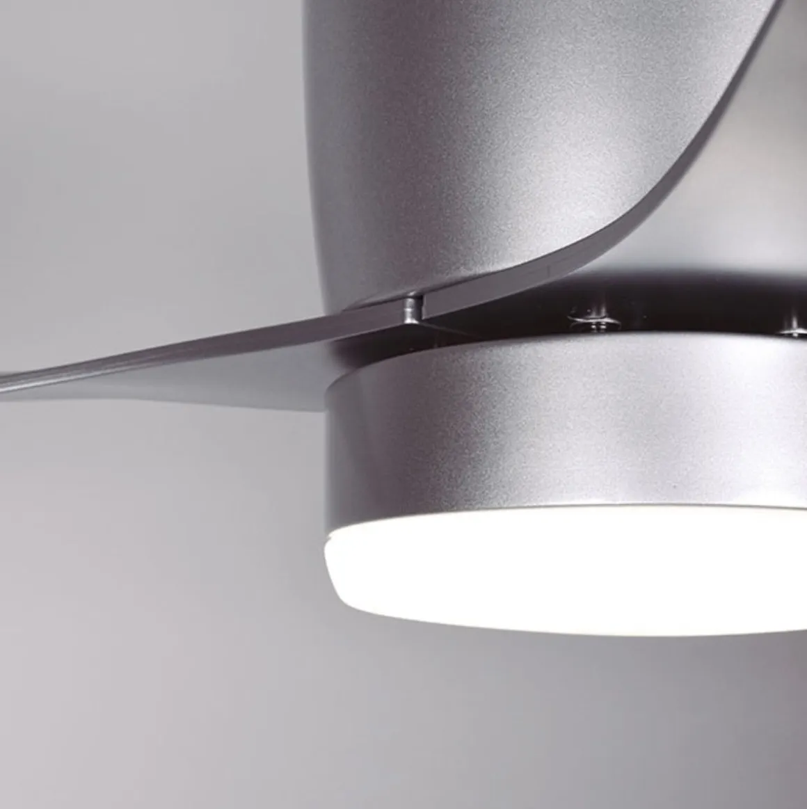 Ventilador de techo Nasim Lumit 16W 3 aspas con luz LED plateado Ø132 cm