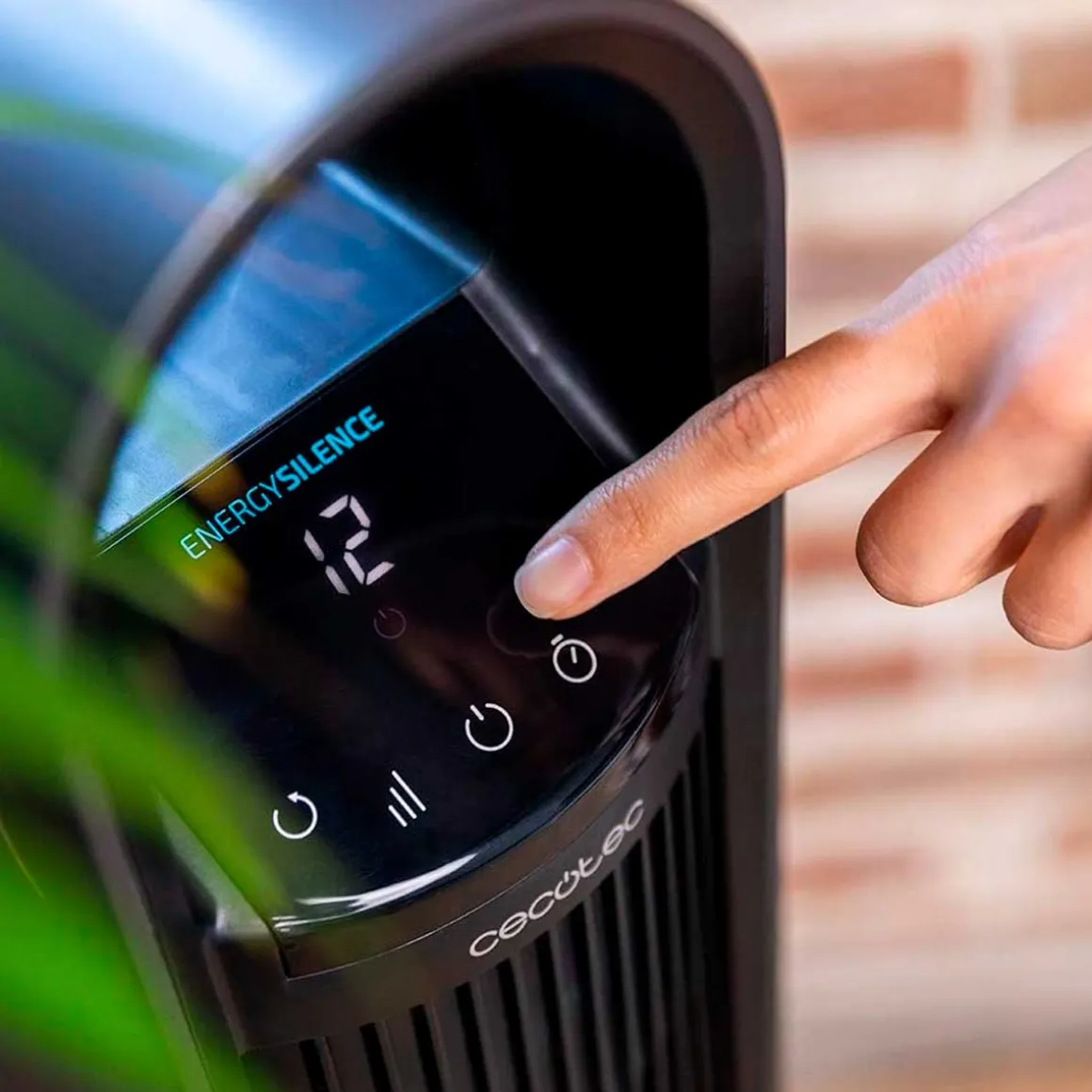 Ventilador de torre Cecotec EnergySilence 9190 SkyLine Ionic Connected 60W WiFi + mando a distancia negro